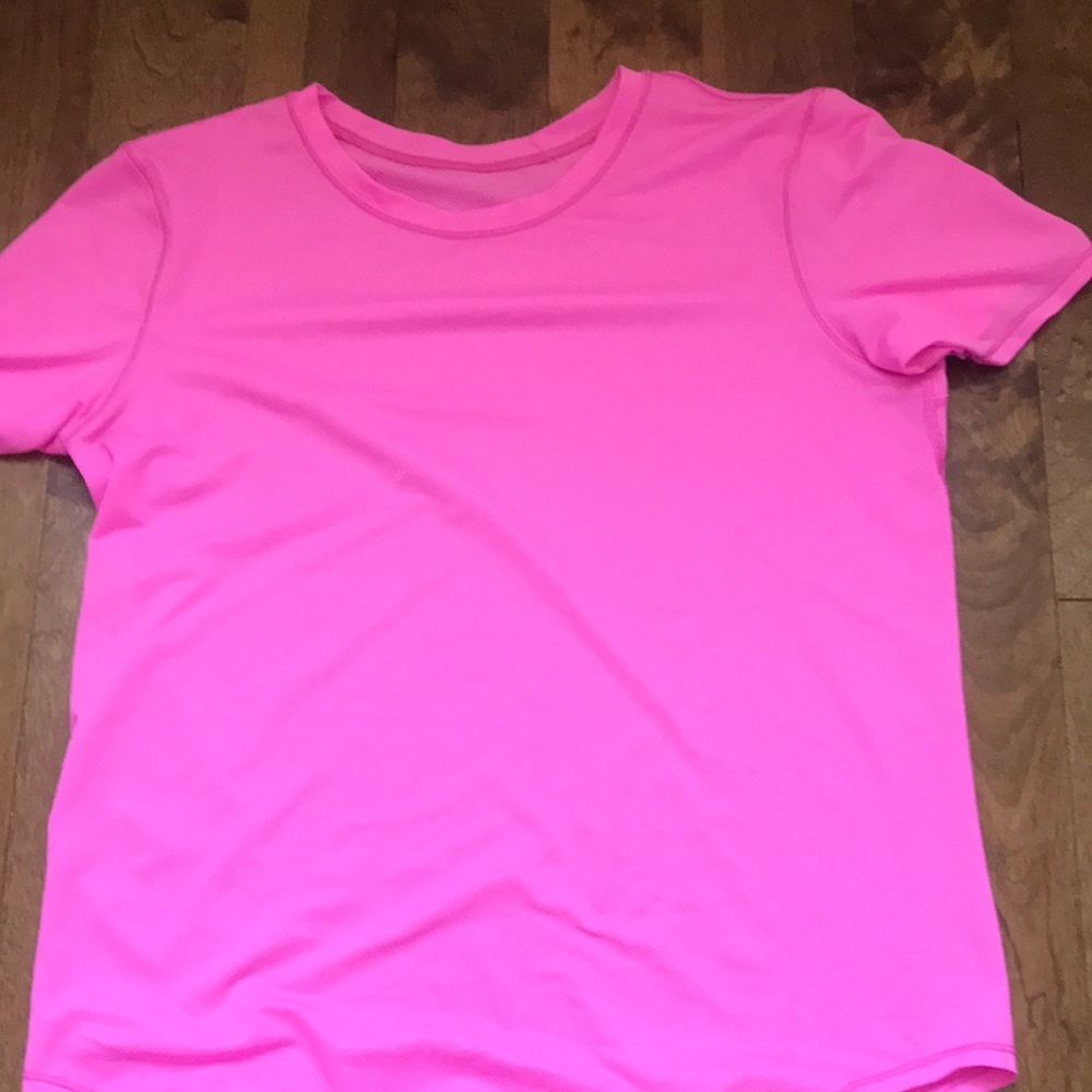 POW pink lululemon shirt size 4 only worn a couple of times